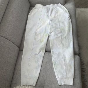 NWOT Lululemon Pants sz 6